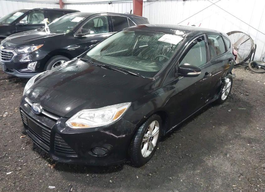 Photo 2 of 2014 Ford Focus SE (VIN 1FADP3K27EL458448)