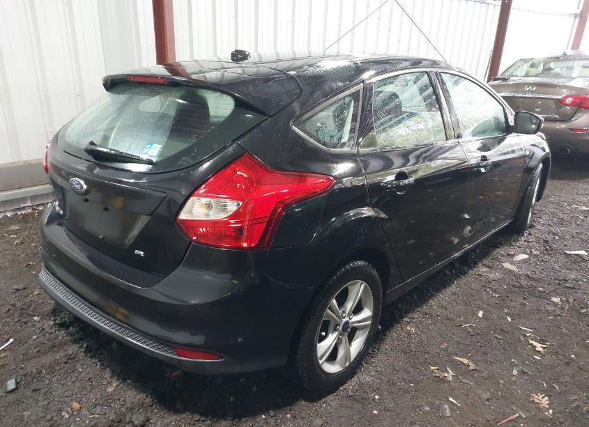 Photo 4 of 2014 Ford Focus SE (VIN 1FADP3K27EL458448)
