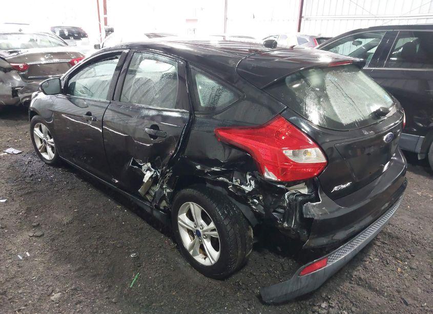 Photo 6 of 2014 Ford Focus SE (VIN 1FADP3K27EL458448)