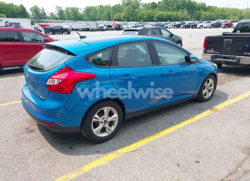 Photo 4 of 2014 Ford Focus SE (VIN 1FADP3K27EL459969)