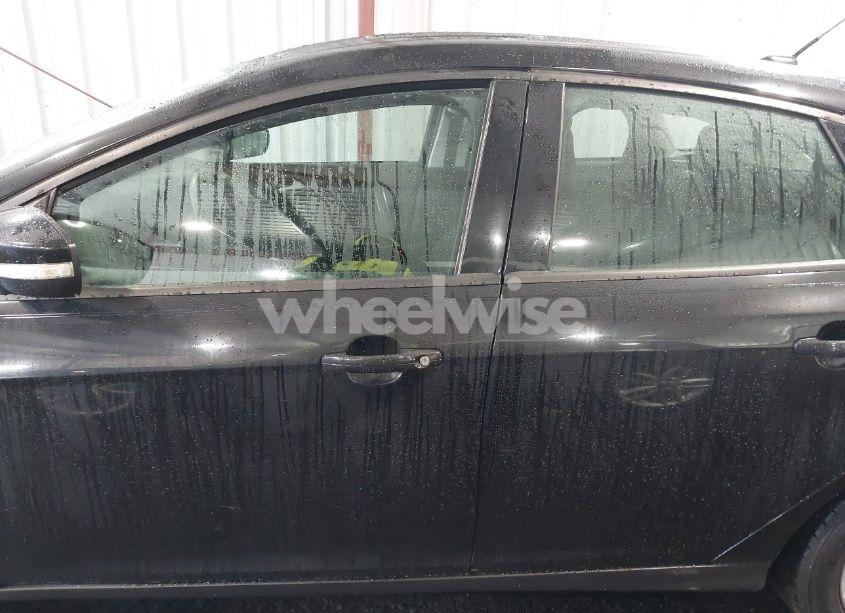 Photo 14 of 2015 Ford Focus SE (VIN 1FADP3K27FL204093)