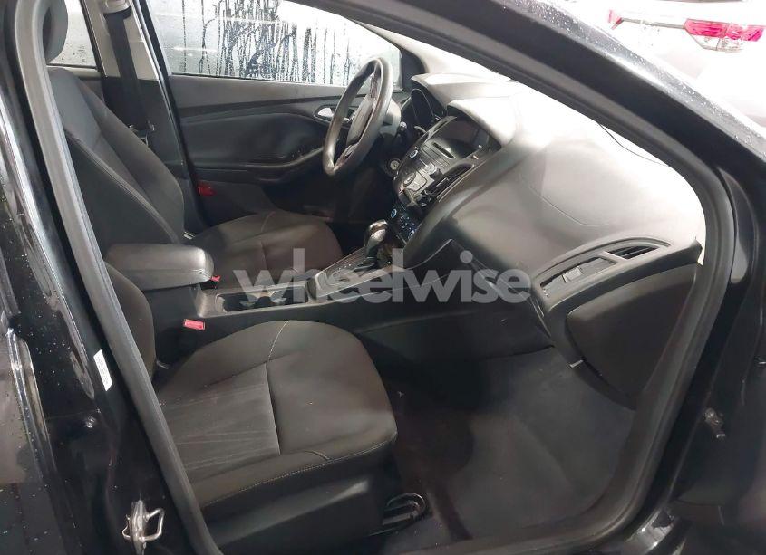 Photo 5 of 2015 Ford Focus SE (VIN 1FADP3K27FL204093)