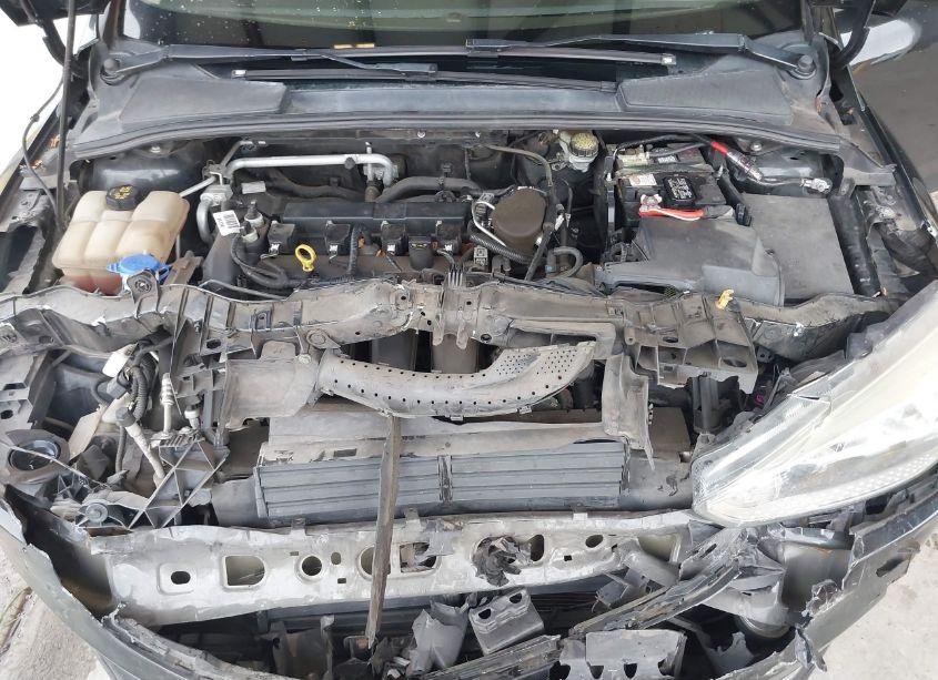 Photo 10 of 2015 Ford Focus SE (VIN 1FADP3K27FL261572)