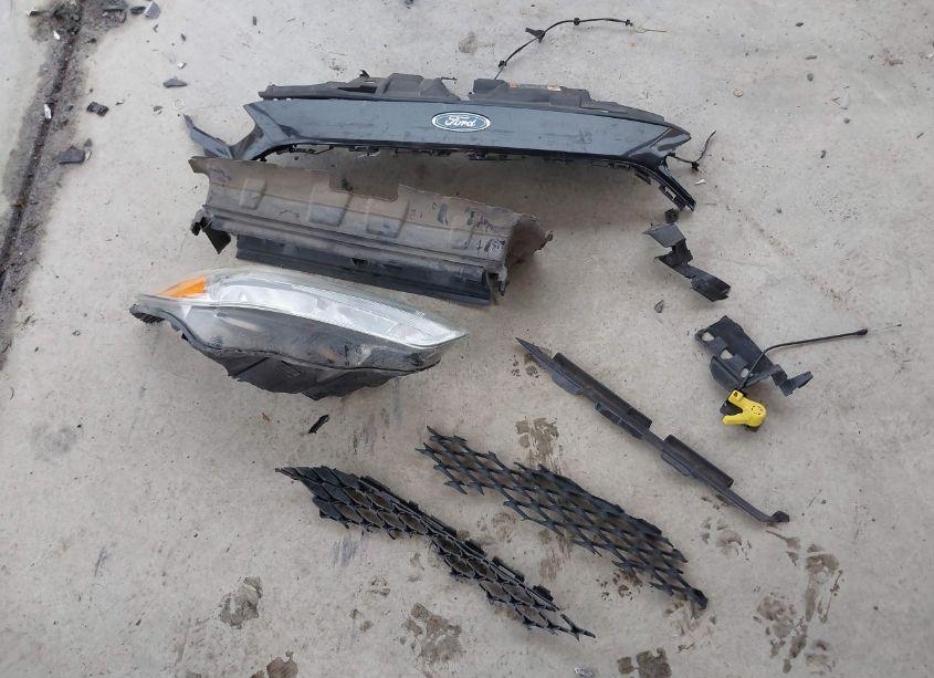 Photo 12 of 2015 Ford Focus SE (VIN 1FADP3K27FL261572)