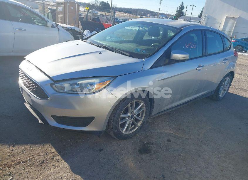 Photo 2 of 2015 Ford Focus SE (VIN 1FADP3K27FL292515)