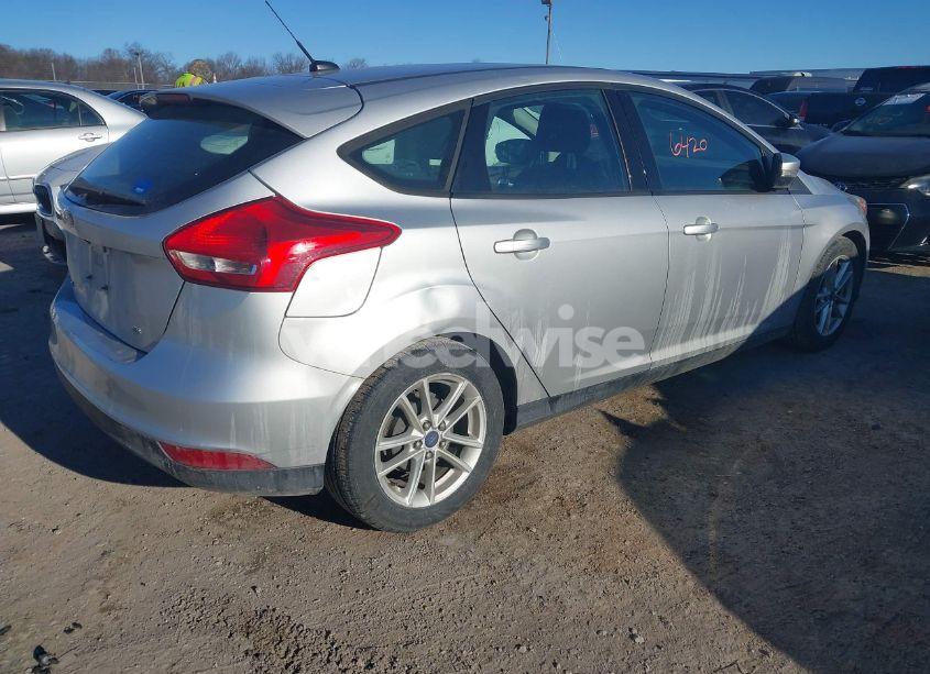 Photo 4 of 2015 Ford Focus SE (VIN 1FADP3K27FL292515)