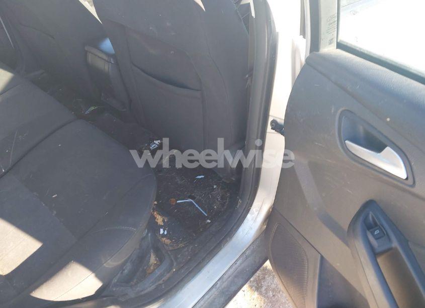 Photo 8 of 2015 Ford Focus SE (VIN 1FADP3K27FL292515)