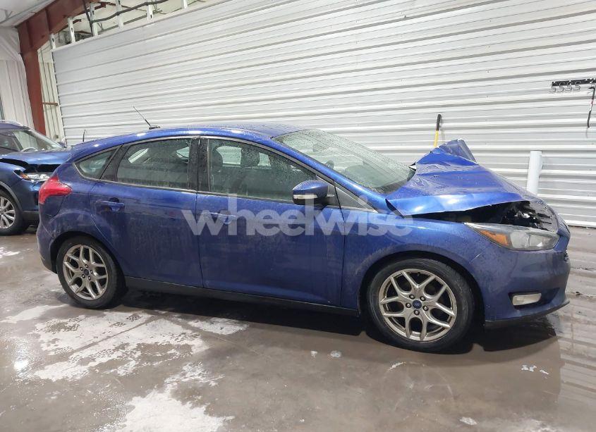 Photo 13 of 2015 Ford Focus SE (VIN 1FADP3K27FL303951)