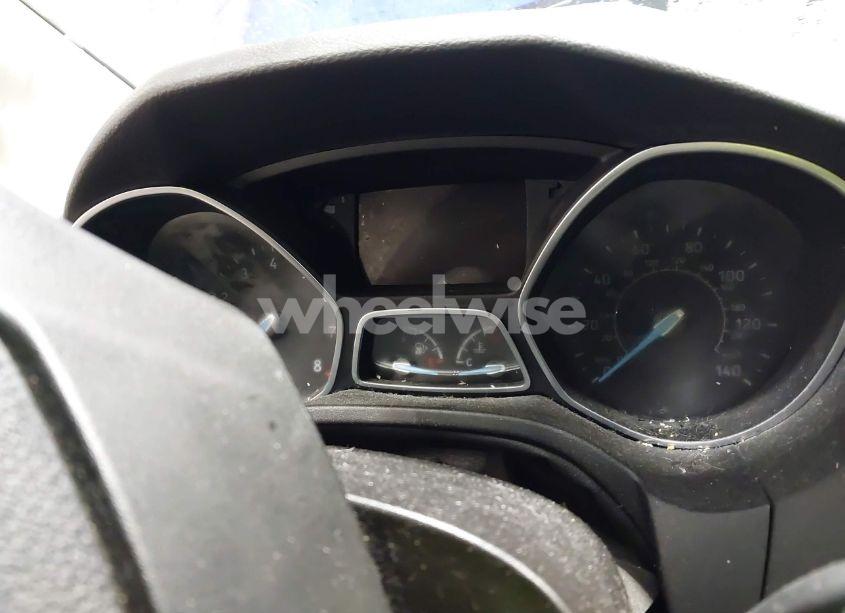 Photo 15 of 2015 Ford Focus SE (VIN 1FADP3K27FL303951)