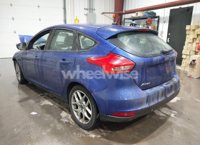 Photo 3 of 2015 Ford Focus SE (VIN 1FADP3K27FL303951)