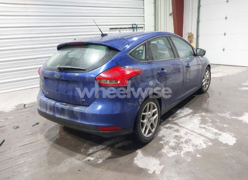 Photo 4 of 2015 Ford Focus SE (VIN 1FADP3K27FL303951)