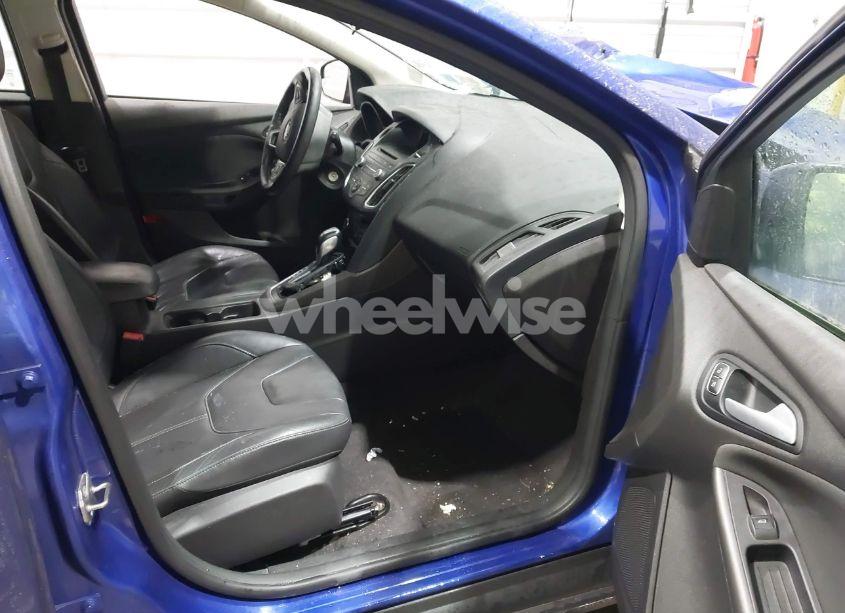 Photo 5 of 2015 Ford Focus SE (VIN 1FADP3K27FL303951)