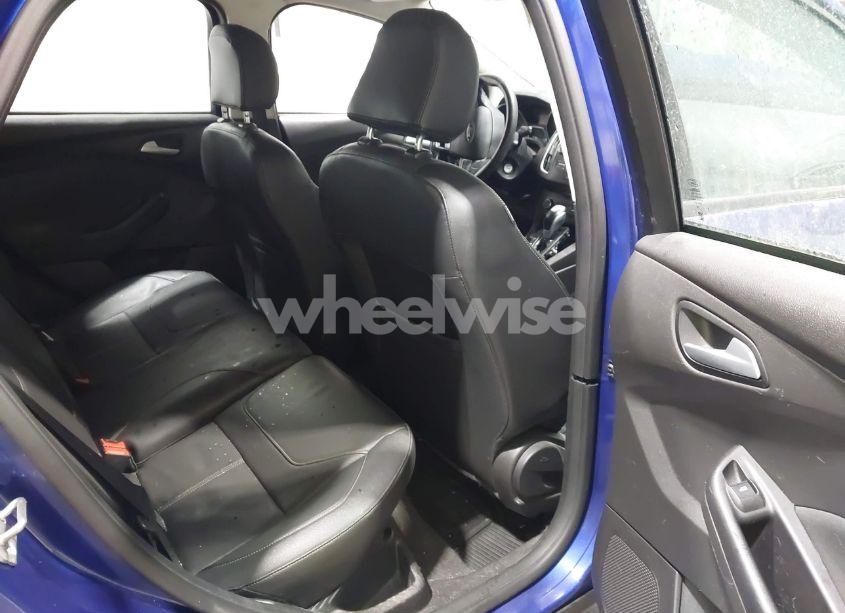 Photo 8 of 2015 Ford Focus SE (VIN 1FADP3K27FL303951)