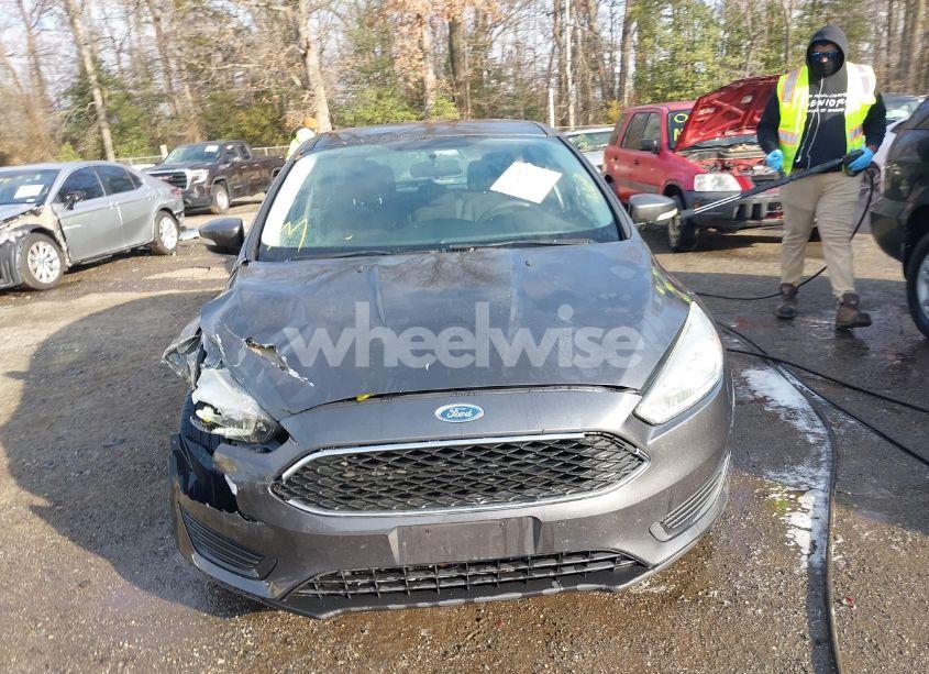 Photo 12 of 2015 Ford Focus SE (VIN 1FADP3K27FL336593)