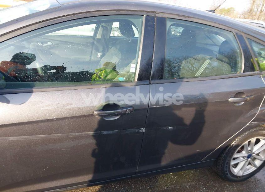 Photo 14 of 2015 Ford Focus SE (VIN 1FADP3K27FL336593)