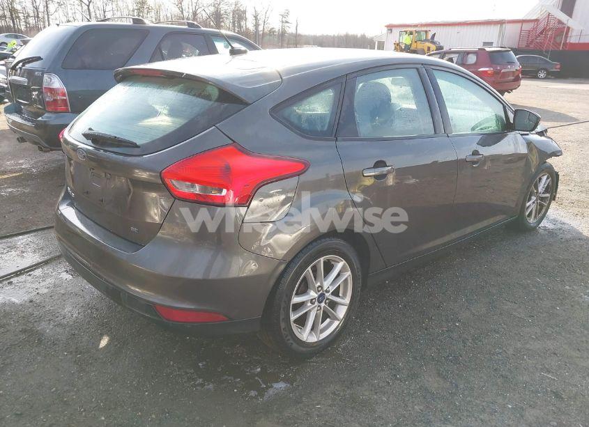 Photo 4 of 2015 Ford Focus SE (VIN 1FADP3K27FL336593)