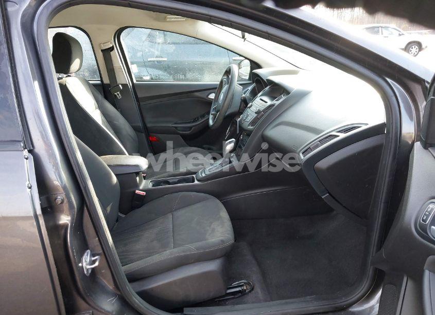 Photo 5 of 2015 Ford Focus SE (VIN 1FADP3K27FL336593)