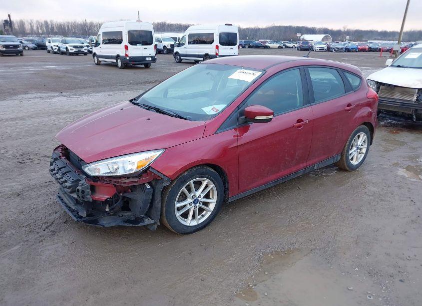 Photo 2 of 2015 Ford Focus SE (VIN 1FADP3K27FL374308)