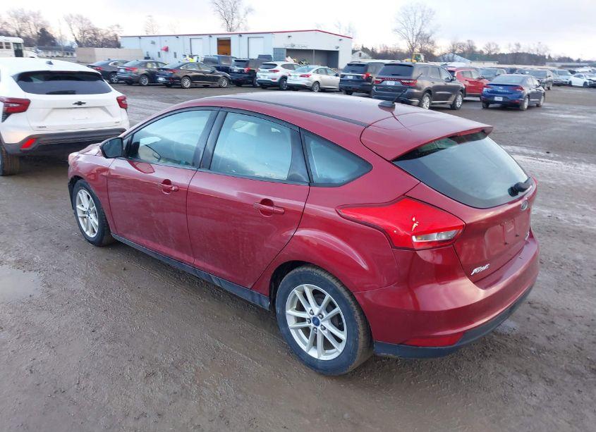 Photo 3 of 2015 Ford Focus SE (VIN 1FADP3K27FL374308)