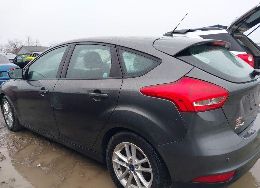 Photo 14 of 2015 Ford Focus SE (VIN 1FADP3K27FL381369)