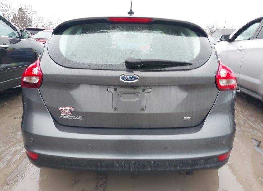 Photo 16 of 2015 Ford Focus SE (VIN 1FADP3K27FL381369)