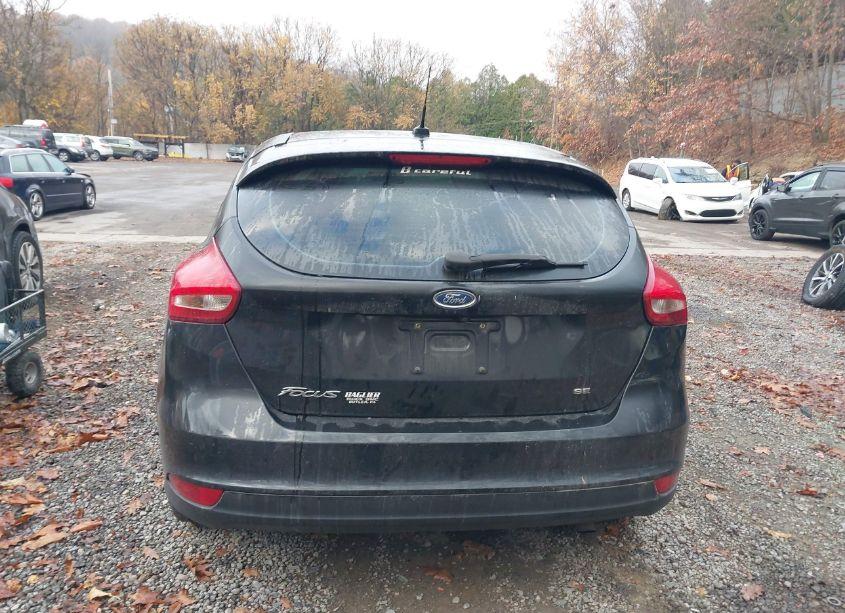 Photo 17 of 2015 Ford Focus SE (VIN 1FADP3K27FL381453)