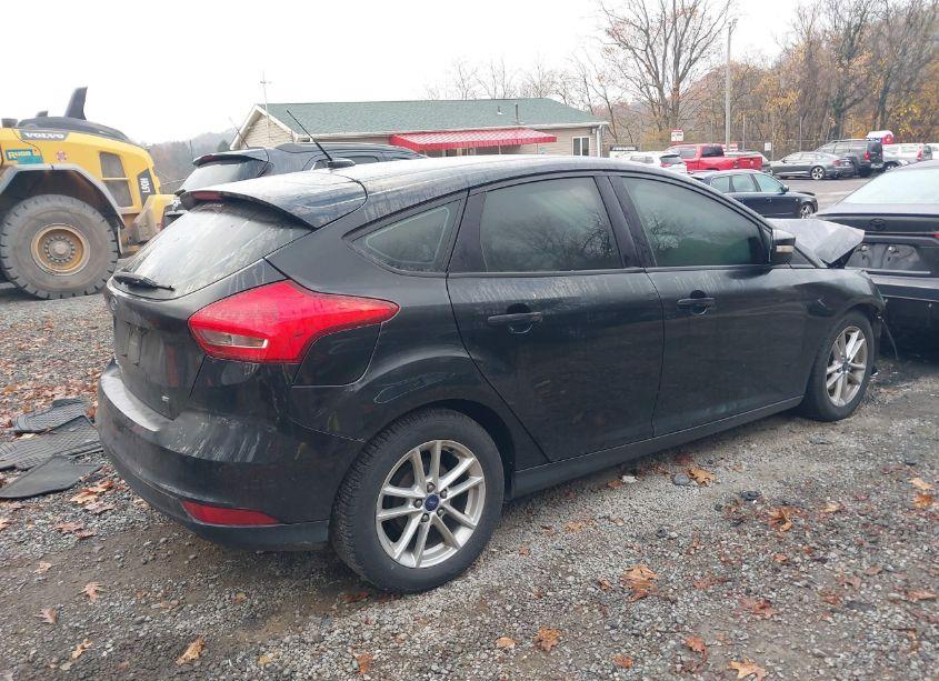 Photo 4 of 2015 Ford Focus SE (VIN 1FADP3K27FL381453)