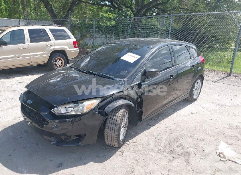 Photo 2 of 2016 Ford Focus SE (VIN 1FADP3K27GL213748)