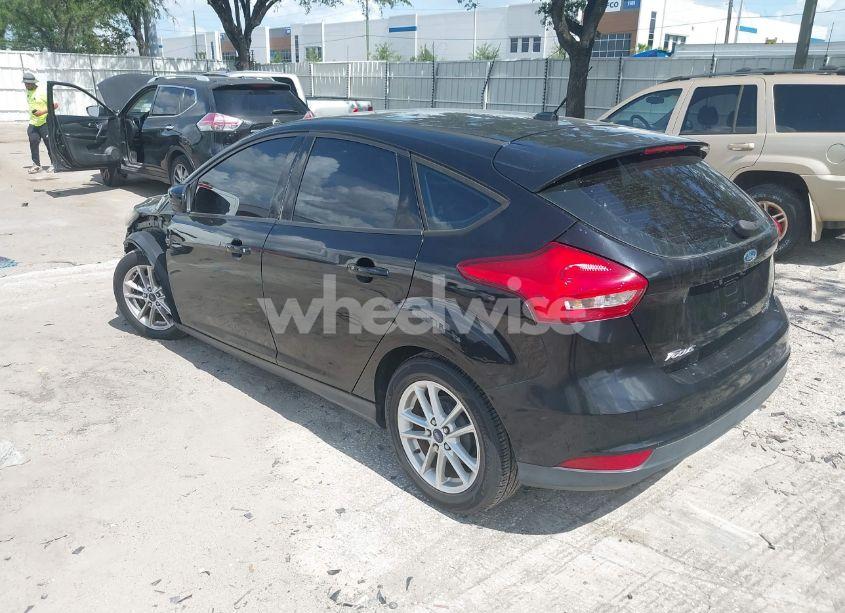 Photo 3 of 2016 Ford Focus SE (VIN 1FADP3K27GL213748)