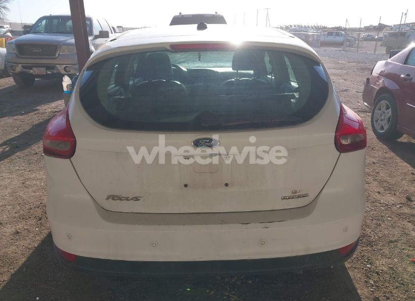 Photo 16 of 2016 Ford Focus SE (VIN 1FADP3K27GL222353)