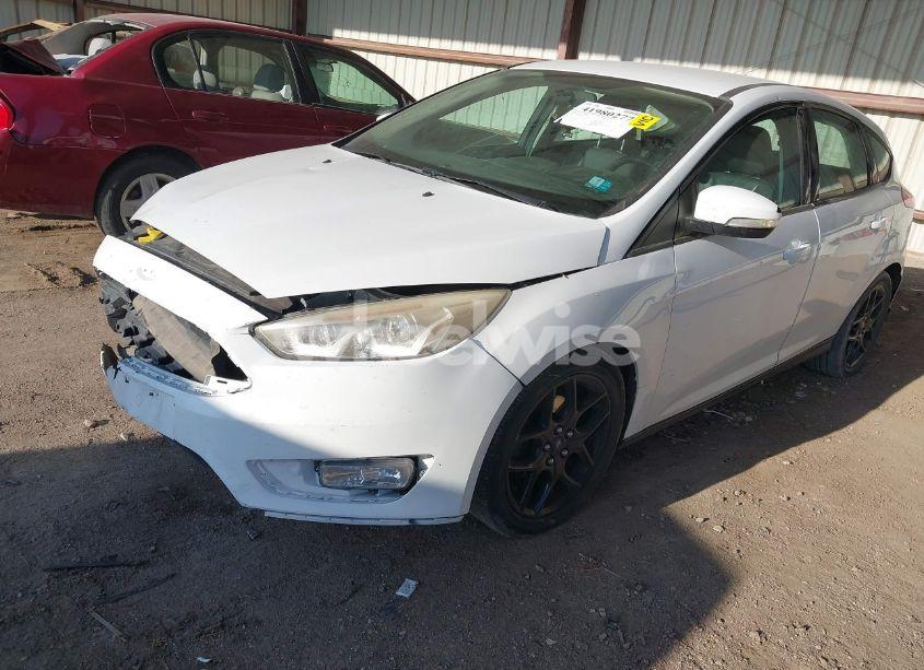 Photo 2 of 2016 Ford Focus SE (VIN 1FADP3K27GL222353)