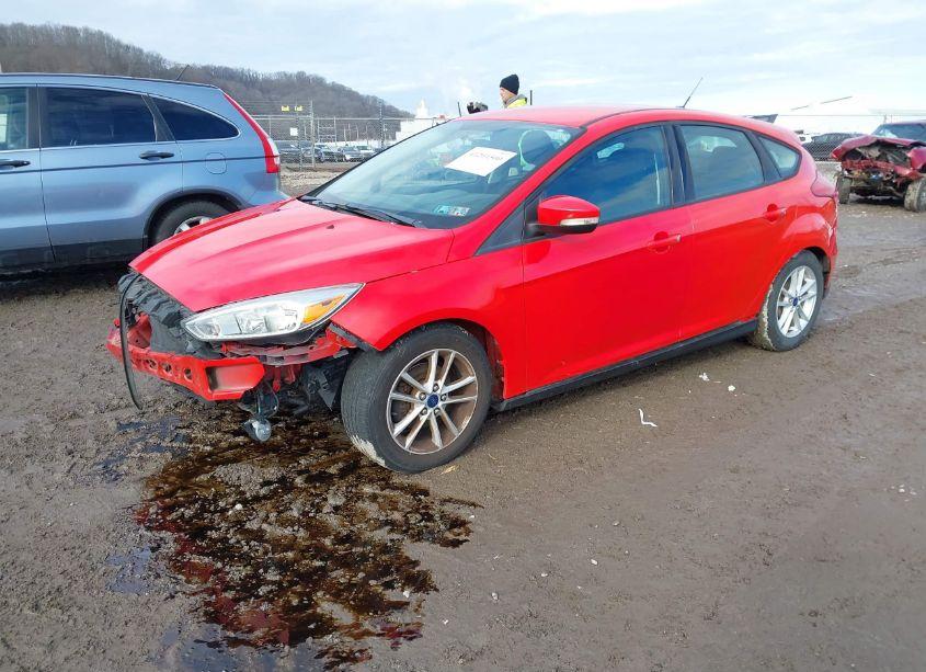 Photo 2 of 2016 Ford Focus SE (VIN 1FADP3K27GL255692)
