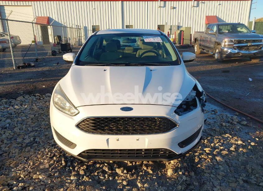 Photo 12 of 2016 Ford Focus SE (VIN 1FADP3K27GL291415)
