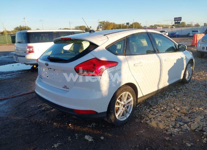 Photo 4 of 2016 Ford Focus SE (VIN 1FADP3K27GL291415)