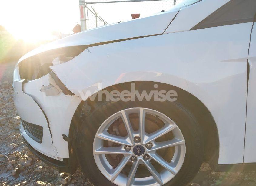 Photo 6 of 2016 Ford Focus SE (VIN 1FADP3K27GL291415)