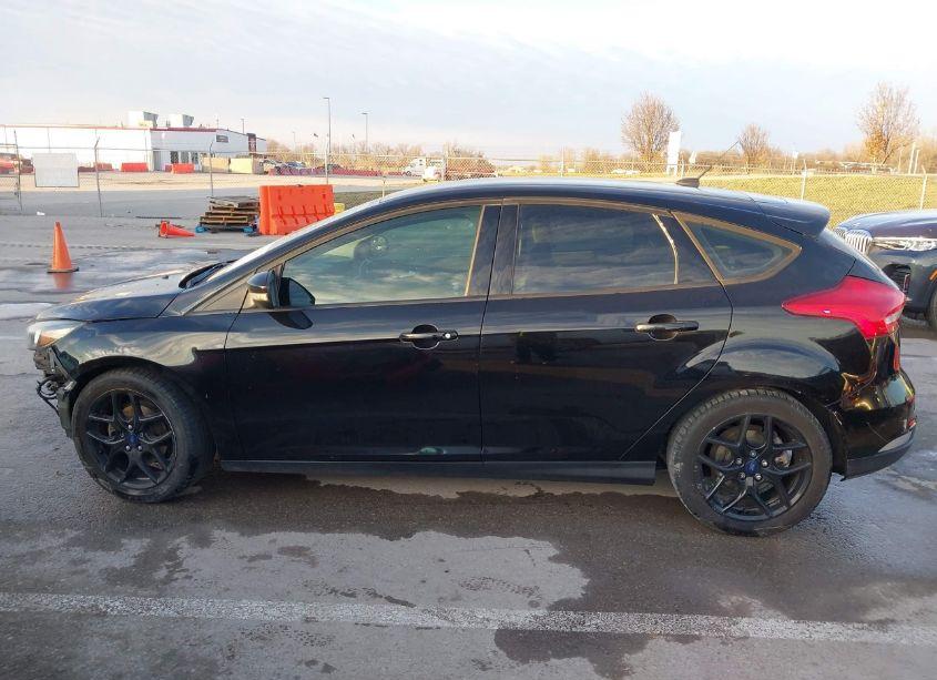 Photo 14 of 2016 Ford Focus SE (VIN 1FADP3K27GL298767)