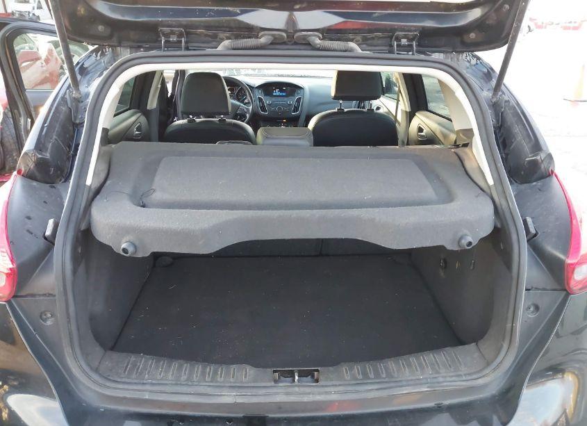 Photo 19 of 2016 Ford Focus SE (VIN 1FADP3K27GL298767)