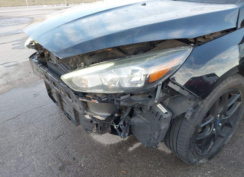 Photo 6 of 2016 Ford Focus SE (VIN 1FADP3K27GL298767)