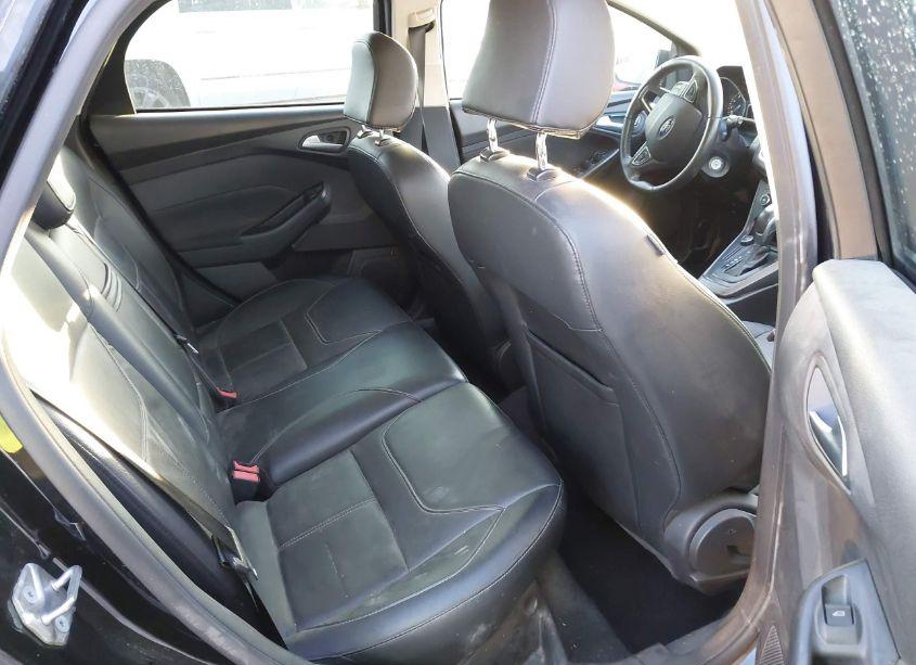 Photo 8 of 2016 Ford Focus SE (VIN 1FADP3K27GL298767)