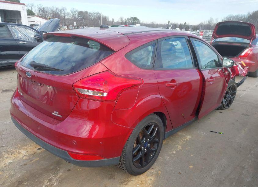 Photo 4 of 2016 Ford Focus SE (VIN 1FADP3K27GL318130)