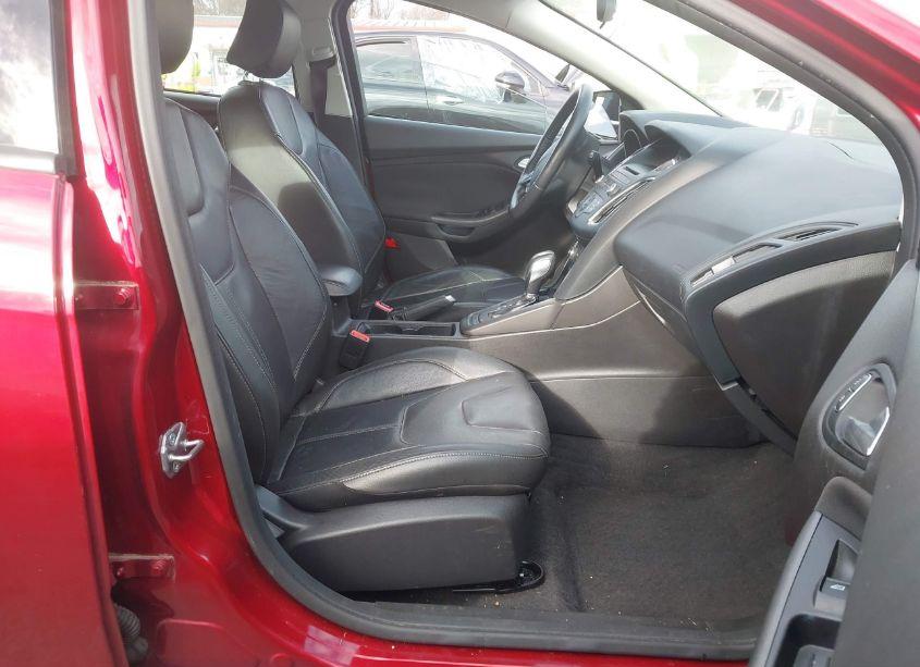 Photo 5 of 2016 Ford Focus SE (VIN 1FADP3K27GL318130)