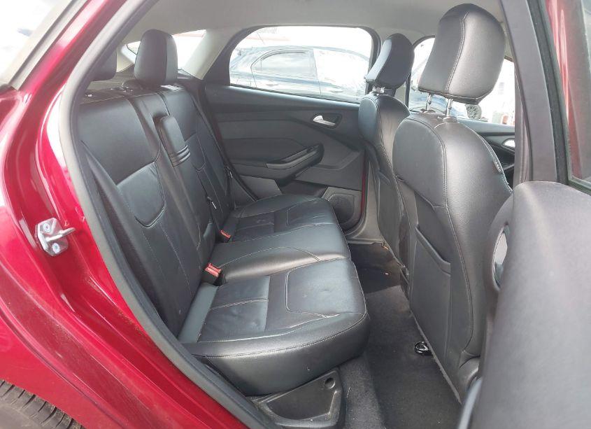 Photo 8 of 2016 Ford Focus SE (VIN 1FADP3K27GL318130)