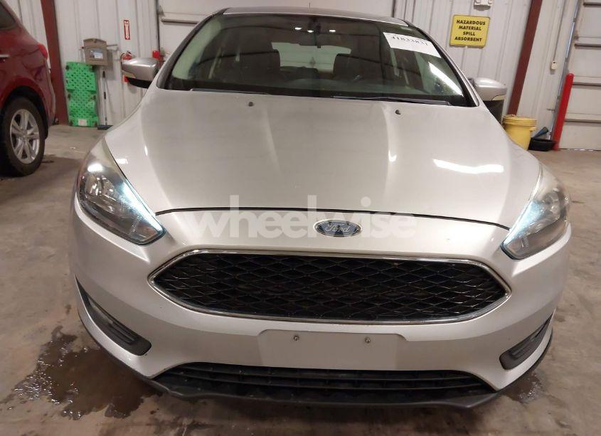 Photo 12 of 2016 Ford Focus SE (VIN 1FADP3K27GL326003)