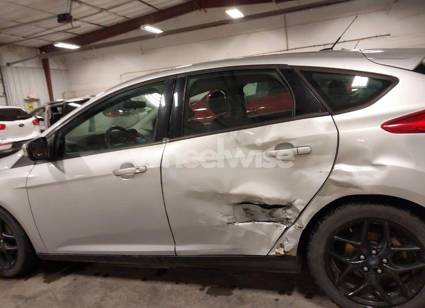 Photo 14 of 2016 Ford Focus SE (VIN 1FADP3K27GL326003)