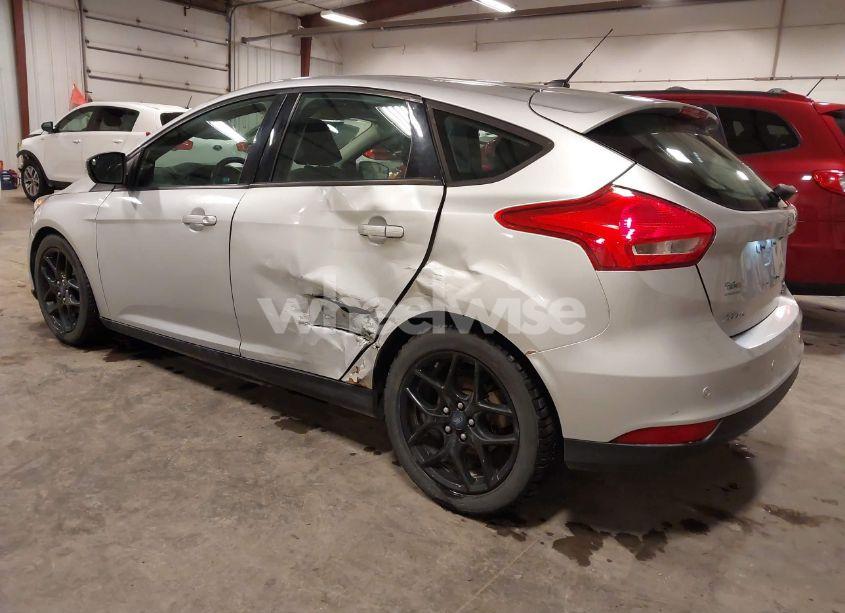 Photo 3 of 2016 Ford Focus SE (VIN 1FADP3K27GL326003)