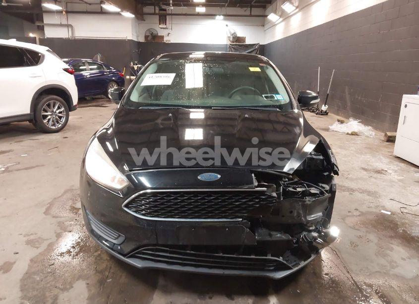 Photo 12 of 2016 Ford Focus SE (VIN 1FADP3K27GL360894)