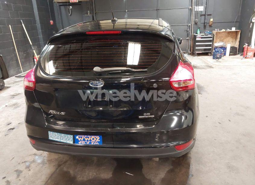 Photo 16 of 2016 Ford Focus SE (VIN 1FADP3K27GL360894)