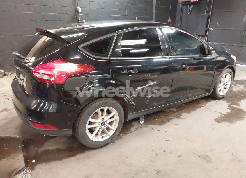 Photo 4 of 2016 Ford Focus SE (VIN 1FADP3K27GL360894)