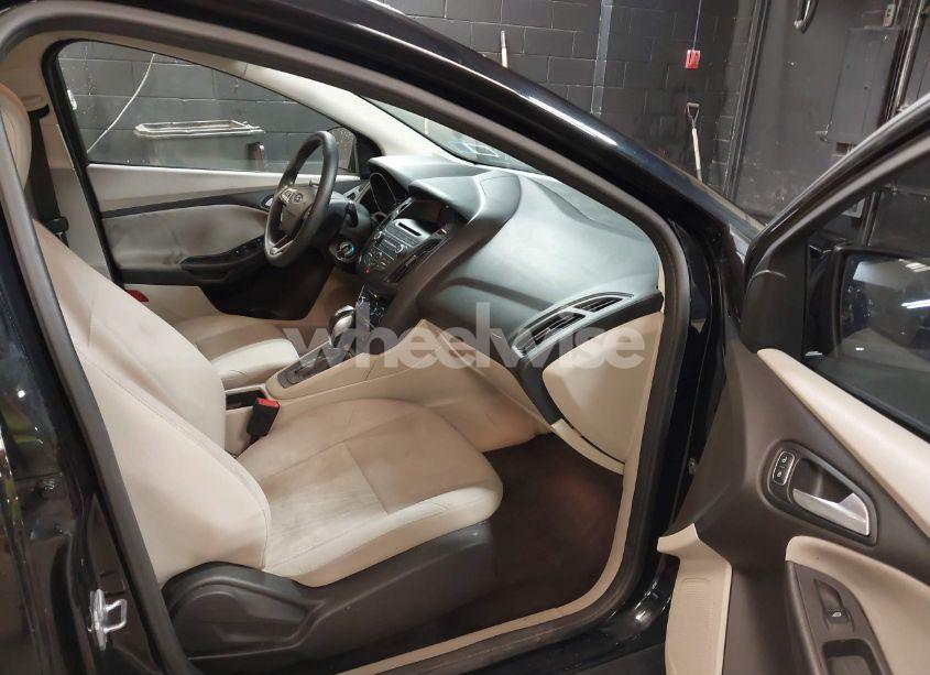 Photo 5 of 2016 Ford Focus SE (VIN 1FADP3K27GL360894)