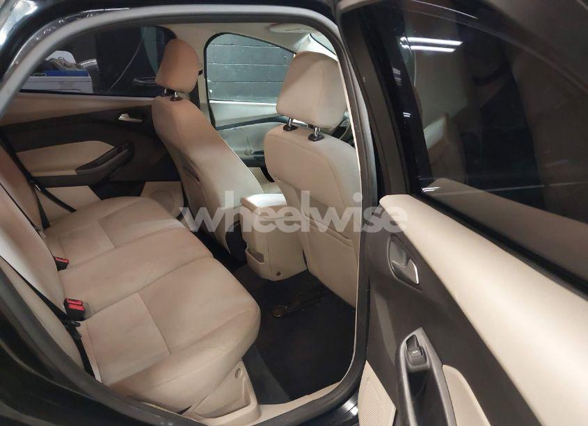 Photo 8 of 2016 Ford Focus SE (VIN 1FADP3K27GL360894)